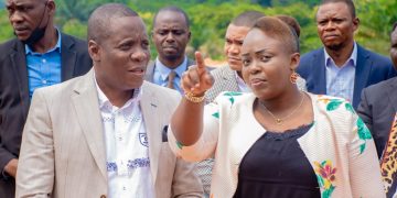 LE DG OCC visite à Kinshasa Mont Ngafula une usine de transformation de céréales et tubercules.