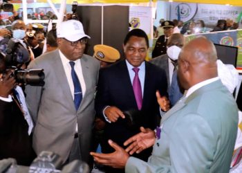 Visite du pavillon de la RDC et particulièrement au stand OCC par HAKAINDE HICHILEMA, Président de a République de la Zambie