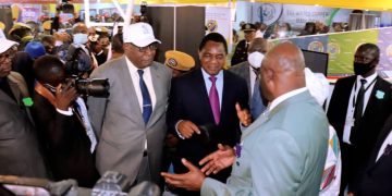 Visite du pavillon de la RDC et particulièrement au stand OCC par HAKAINDE HICHILEMA, Président de a République de la Zambie