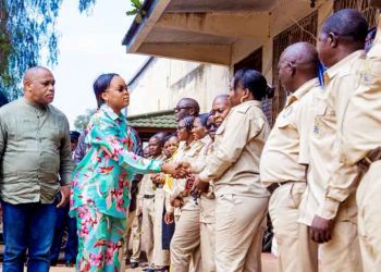 OCC HAUT-KATANGA ET LUALABA:  Après le DG, Dr Étienne TSHIMANGA MUTOMBO, la DGA Christelle MUABILU vient achever, sur terrain, le travail de diagnostic stratégique visant à disposer des états des lieux complets de l’entreprise.