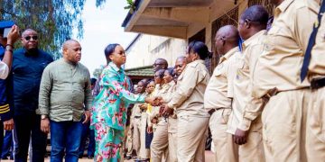 OCC HAUT-KATANGA ET LUALABA:  Après le DG, Dr Étienne TSHIMANGA MUTOMBO, la DGA Christelle MUABILU vient achever, sur terrain, le travail de diagnostic stratégique visant à disposer des états des lieux complets de l’entreprise.