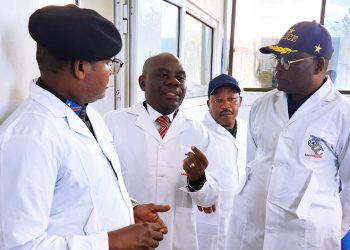 Visite du Vice-Gouverneur du Nord-Kivu aux Laboratoires Modernes de l’OCC/Kasindi : Un Gage de Qualité et de Protection pour la Population