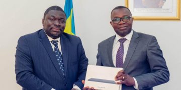 Une séance technique de présentation du Système National Informatisé de Certification aux Normes NCD au Ministère du Commerce Extérieur.