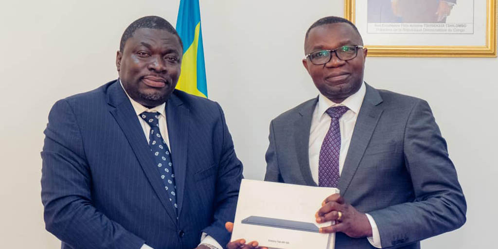 Une séance technique de présentation du Système National Informatisé de Certification aux Normes NCD au Ministère du Commerce Extérieur.