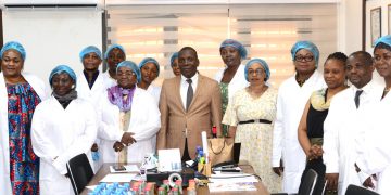 Le Forum d’Entrepreuneriat des Femmes Congolaises (FEFCO) en visite dans les laboratoires de l’Office Congolais de Contrôle