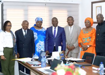 Visite de la délégation PAIRIAC/CEEAC aux laboratoires de l’OCC