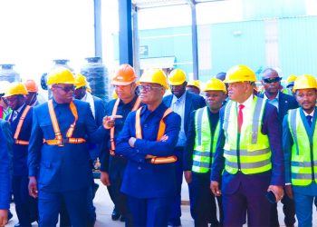 Le Directeur Général de l’OCC au côté du Ministre du Commerce Extérieur pour la relance industrielle à Lubumbashi